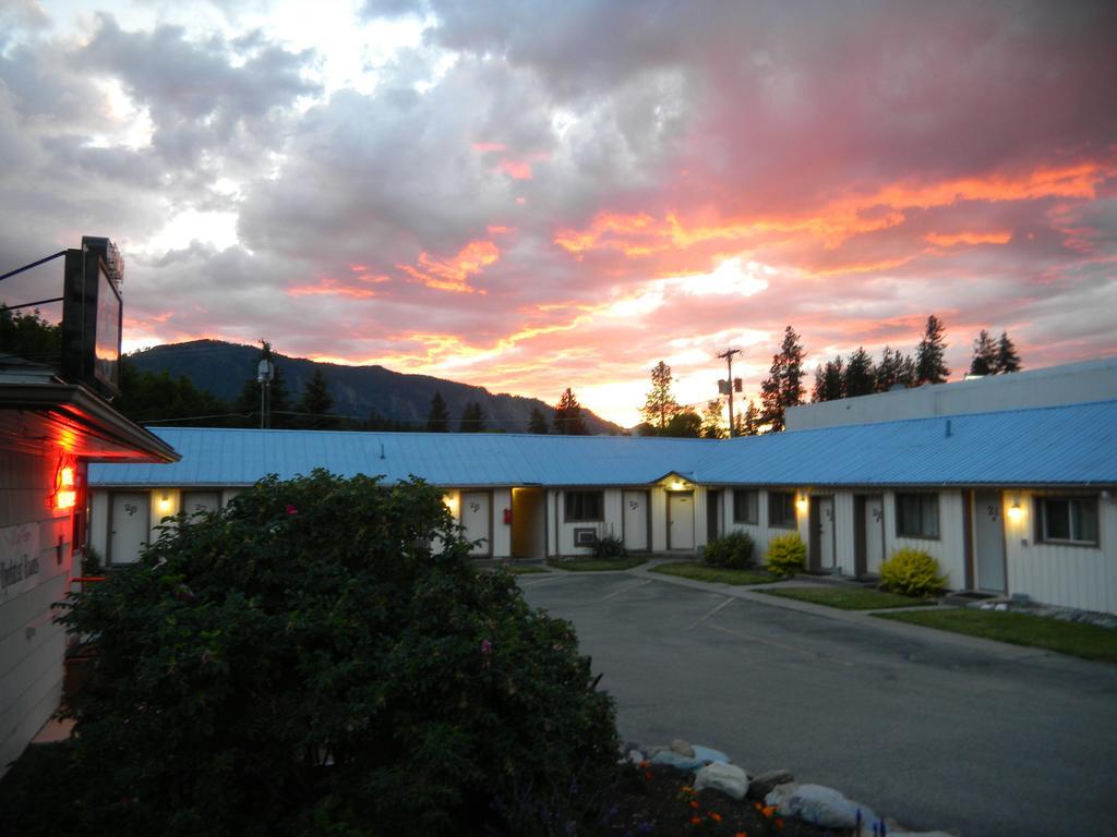 Falls Motel Thompson Falls Exterior foto